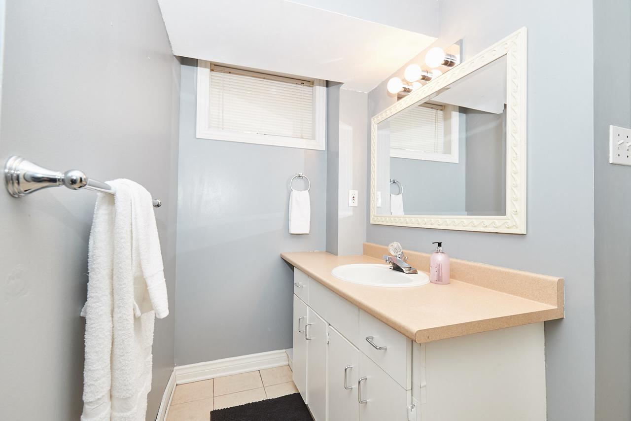 Modern 4 Bedroom Escape Niagara Falls