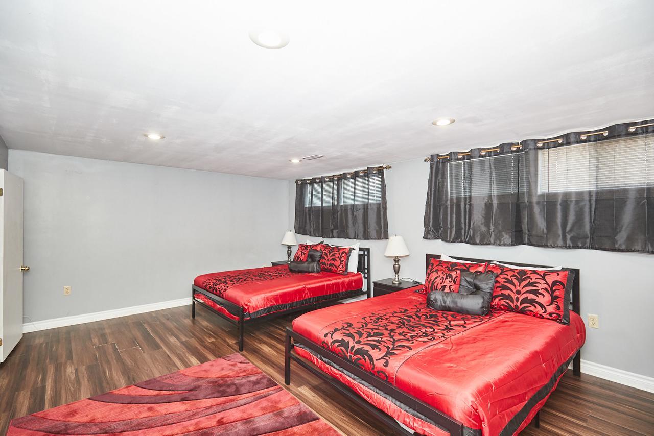 Modern 4 Bedroom Escape Niagara Falls